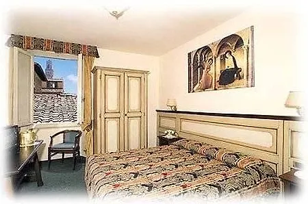 Hotel De Lanzi 3*